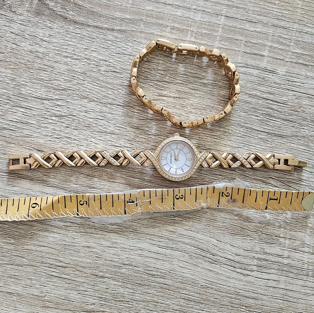 Armitron Women's Watch And Bracelet Set - Picture 5 of 7